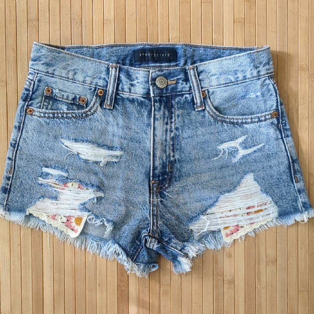 Aeropostale Vintage High Rise Shorty Jean Shorts With Crochet Pockets, Size 00